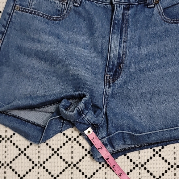 American Eagle Outfitters High Waisted Cuffed Mom Denim Shorts - Picture 7 of 8